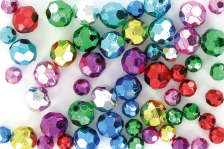 Bracelets en grosses perles à facettes - Activités manuelles fête des mères – 10doigts.fr