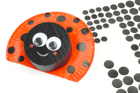 collage gommettes coccinnelle - Activités manuelles animaux – 10doigts.fr