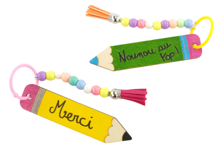 crayon porte clés maitresse - Activités manuelles cadeaux maitresses, maitres, ATSEM, AESH, nounous... – 10doigts.fr