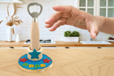 Décapsuleur en bois 1er Prix - Objets bois pour la cuisine – 10doigts.fr