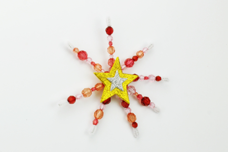 flocon étoile de Noël en perles - Activités manuelles enfants Hiver – 10doigts.fr