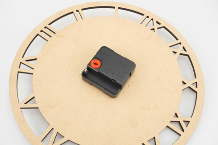 Horloge bois ronde - Horloges en bois – 10doigts.fr