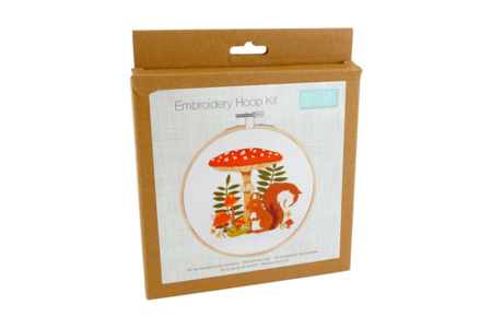 kit broderie tout inclus ecureuil - Tambours et toiles à broder – 10doigts.fr