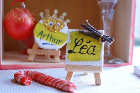 Mini-chevalets en bois porte nom - Chevalets pour enfants et supports d’exposition – 10doigts.fr