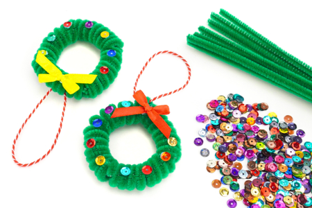 mini couronne de Noël en chenilles - Activités manuelles bricolages de Noël – 10doigts.fr