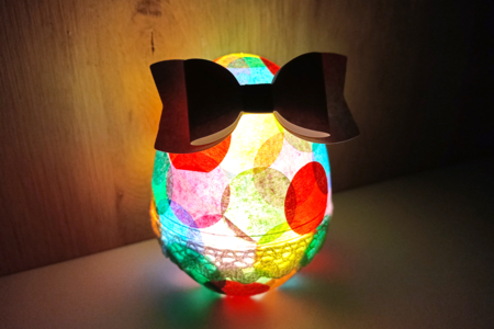 oeuf de pâques lumineux activité enfants - Activités manuelles DIY Pâques – 10doigts.fr