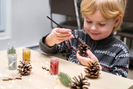 pomme de pin peinture enfants - Décors nature – 10doigts.fr