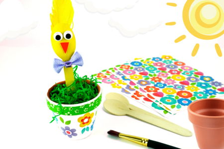 poussin pâques pot cuillère en bois - Activités manuelles DIY Pâques – 10doigts.fr