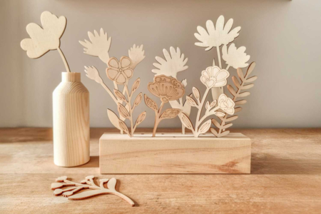 Socle en bois et 15 fleurs à décorer - Objets bois pour la maison – 10doigts.fr