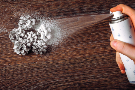 spray neige pommes de pin - Décors de fenêtres Noël – 10doigts.fr