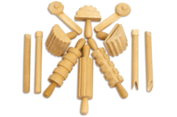 Set de 12 outils en bois, pour le modelage - Outils de Modelage - 10doigts.fr