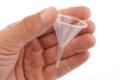 6 Mini entonnoirs en plastique  - Accessoires de peintures - 10doigts.fr