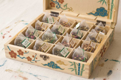 Boîte en bois à 16 casiers thé - Boîtes en bois à décorer - 10doigts.fr - 2