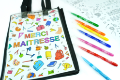 Cadeau Maitresse : Sac personnalisé avec un coloriage - Feutres pointes moyennes - 10doigts.fr