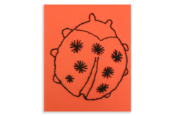 Carte Coccinelle à piquer et à broder - Outils Loisirs créatifs - 10doigts.fr - 2