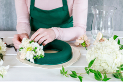 couronne mousse fleuriste - Supports pour Art Floral : Donnez vie à vos compositions - 10doigts.fr - 2