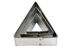 Emporte-pièces triangle - 3 tailles (largeur : 4 cm-2.5 cm-1.5 cm) - Emporte-pièces créatifs pour enfants - 10doigts.fr