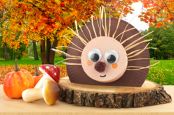 Hérisson avec du raphia naturel - Formes à décorer - Polystyrène - 10doigts.fr - 2