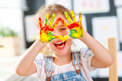 peinture mains enfants - Peinture gouache aux doigts - 10doigts.fr