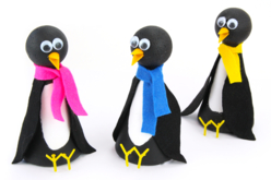 Pingouin avec un cône en polystyréne - Formes à décorer - Polystyrène - 10doigts.fr - 2