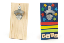 plaque Décapsuleur mural en bois - Objets bois pour la cuisine - 10doigts.fr