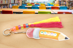 Porte-clés crayon et pompons - Porte-clés - 10doigts.fr