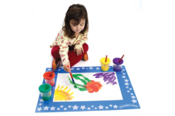 tapis de protection peinture enfants - Tabliers et protections - 10doigts.fr - 2