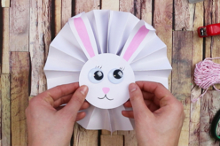 Lapin mignon en papier