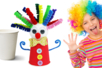 Fabriquer un clown rigolo avec un gobelet en carton - Décorations de table – 10doigts.fr