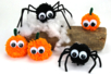 Araignées et citrouilles en pompons - Accessoires tricot – 10doigts.fr