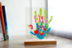 cadres plexiglas empreintes mains - Cadres photos en bois – 10doigts.fr