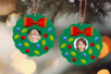 Mini cadres Couronne de Noël + gommettes - 6 suspensions - Kits créatifs de Noël pour les enfants – 10doigts.fr