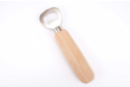 Décapsuleur en bois - fabriqué en France - Objets bois pour la cuisine - 10doigts.fr