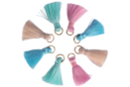 Mini pompons pastel sur anneaux - 8 pièces - Thème pastel - 10doigts.fr