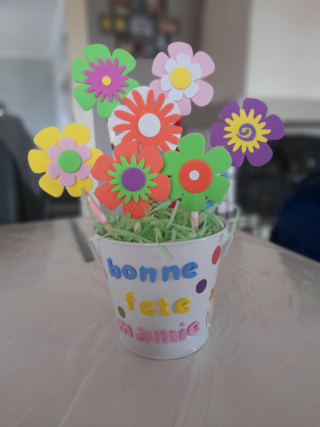 Un beau bouquet pour mamie - 10doigts.fr