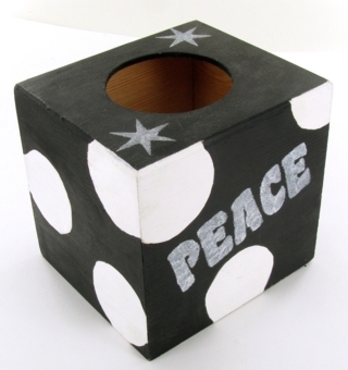 Boite à Mouchoirs Peace noir - Déco du bois - 10doigts.fr