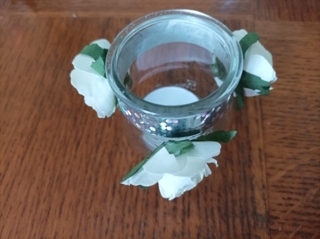 Petit bougeoir avec une bougie à l'intérieur. - 10doigts.fr