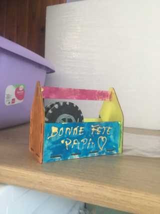 Boîte à crayons outils - 10doigts.fr