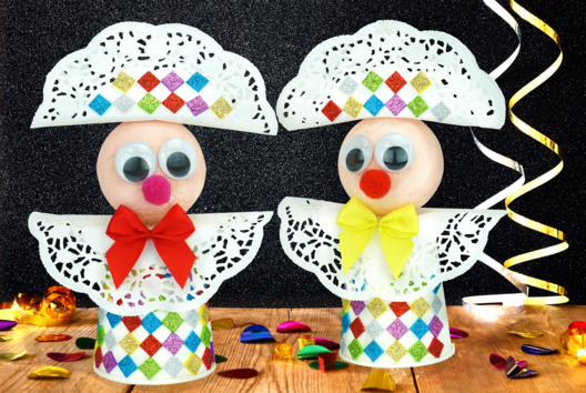 Bricolage Carnaval Arlequin Enfant Gobelet Mosaiques - Activités manuelles Carnaval, Mardi gras - 10doigts.fr