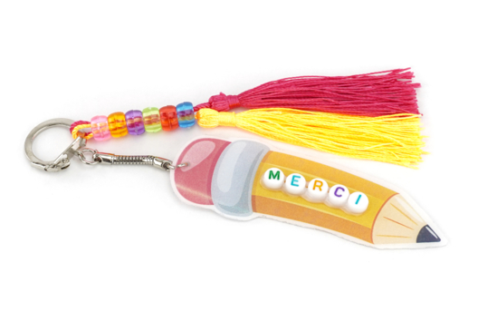 cadeau fin année maitresse porte clés - Activités manuelles cadeaux maitresses, maitres, ATSEM, AESH, nounous... - 10doigts.fr - 2