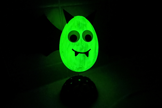 chauve souris phosphorescente halloween - Activités manuelles Halloween - 10doigts.fr - 2