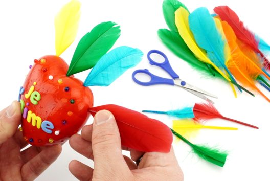 piquage plume coeur maman - Activités manuelles fête des mères - 10doigts.fr - 2