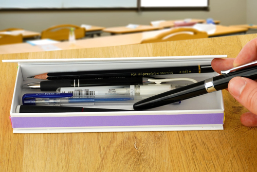 Trousse Super ATSEM fait main - Activités manuelles cadeaux maitresses, maitres, ATSEM, AESH, nounous... - 10doigts.fr - 2