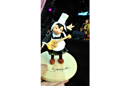 la bigoud-M- en porcelaine froide - Modelage - 10doigts.fr