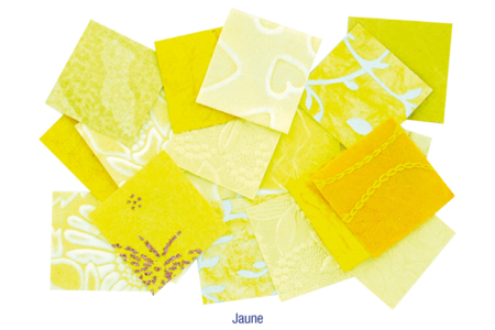 Set d'environ 140 papiers artisanaux indien en camaïeu jaune - 10doigts.fr