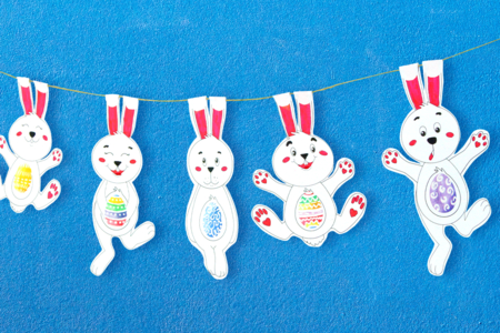 Bricolage Paques Lapin Guirlande Suspendu Oreille - Activités manuelles DIY Pâques – 10doigts.fr