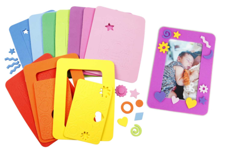 cadre mousse adhésifs bébé - Cadres photos à décorer – 10doigts.fr