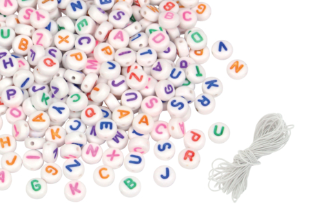 perles alphabet multicolore - Bijoux messages – 10doigts.fr