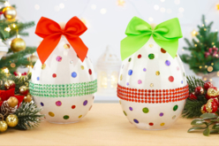 Boules de Noël scintillantes - Oeufs de Pâques créatif - 10doigts.fr - 2