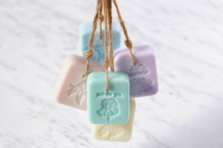 petits savons colorés - Bases de savon - 10doigts.fr